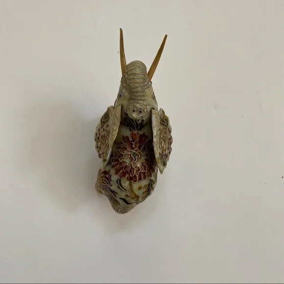 Elegant Elephant Statue with Trunk Facing Upwards - Picture 3 of 8